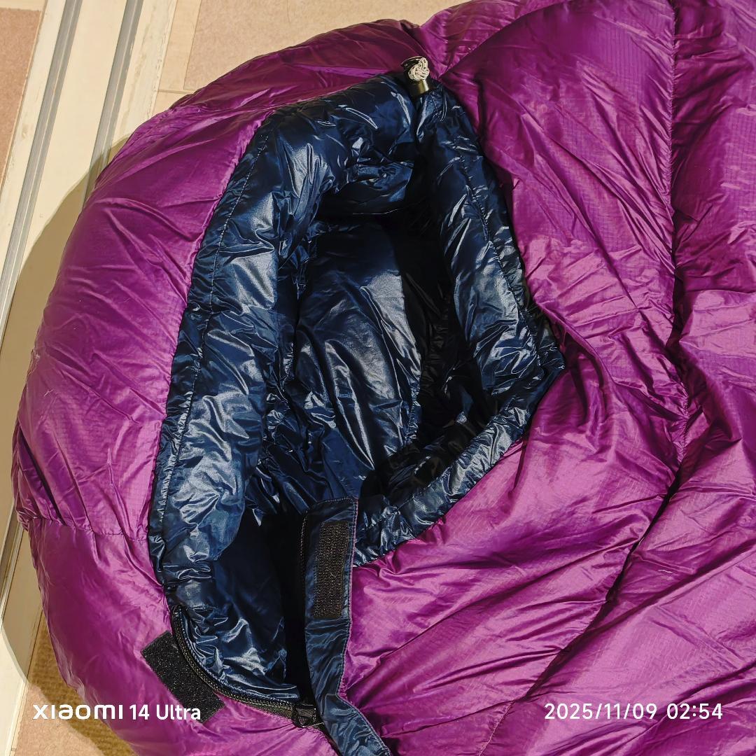 【美品】ISUKA エア プラス 810 シュラフ 寝袋 キャンプ 登山 厳冬期