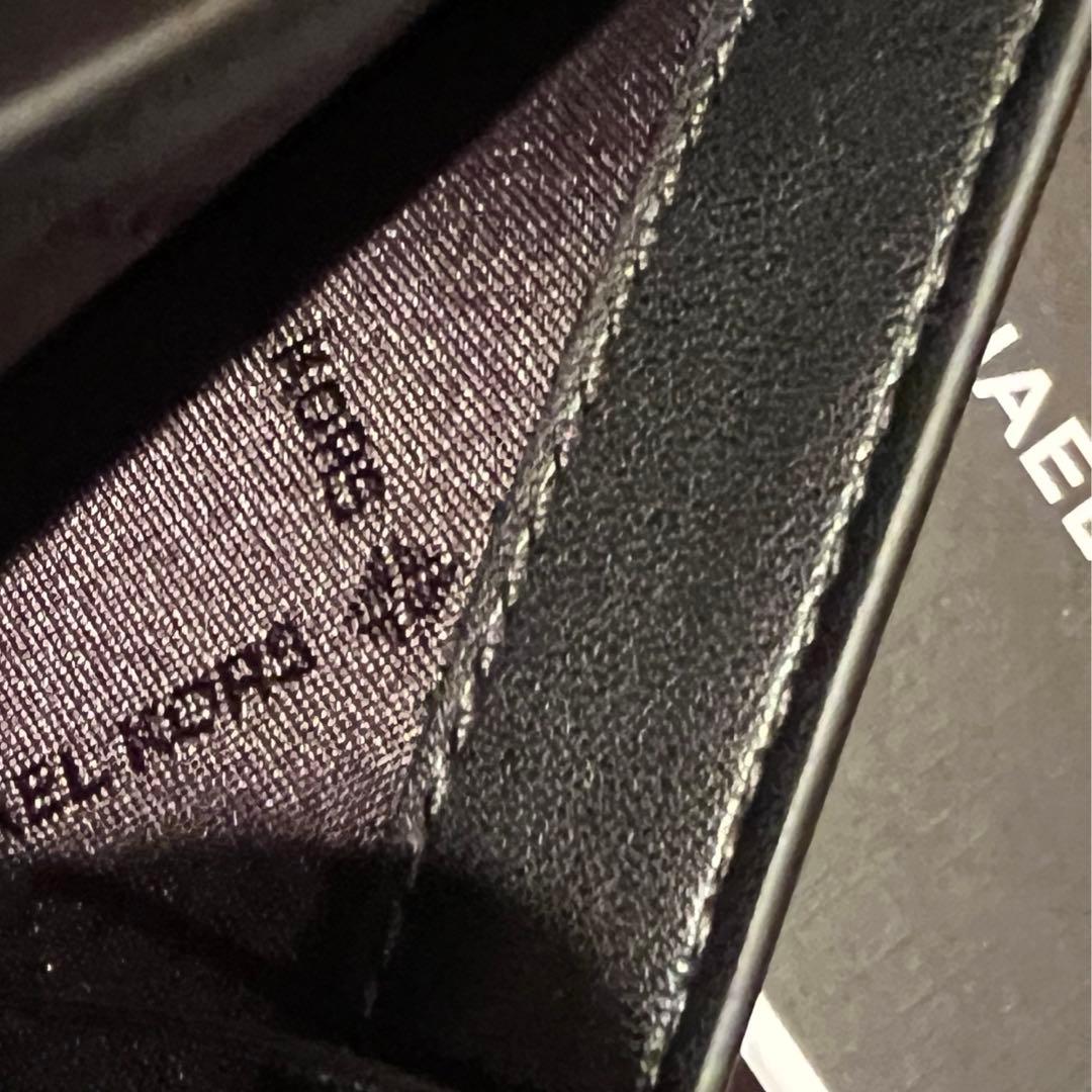 新作MICHAEL KORS ロゴ入りスリム二つ折り本革財布 メンズ4万円の品