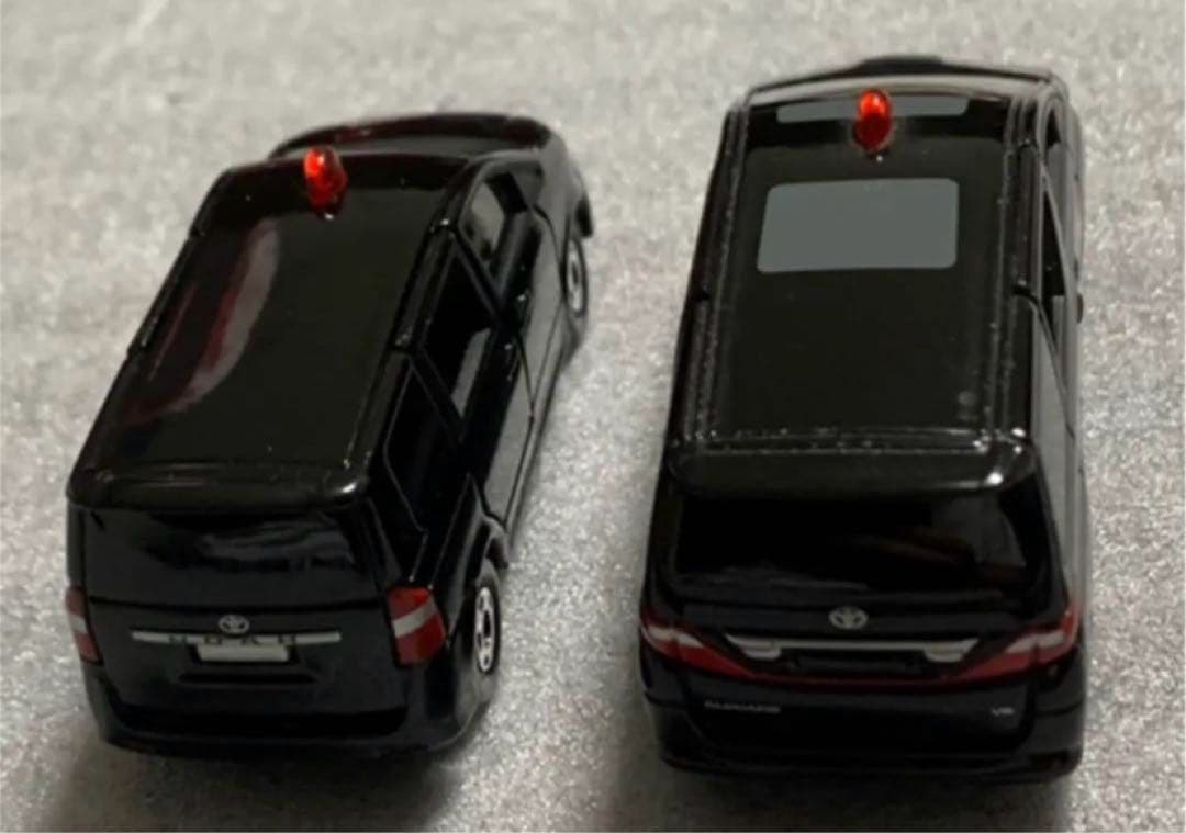 トミカ ミニバン 覆面パトカー 2台セット