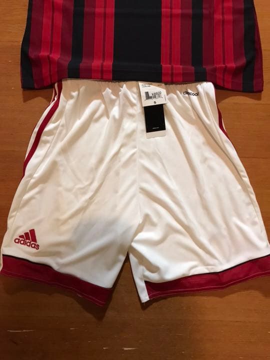 新品正規adidasACミラン「10」本田圭佑 Mユニフォームゲームショーツ2点