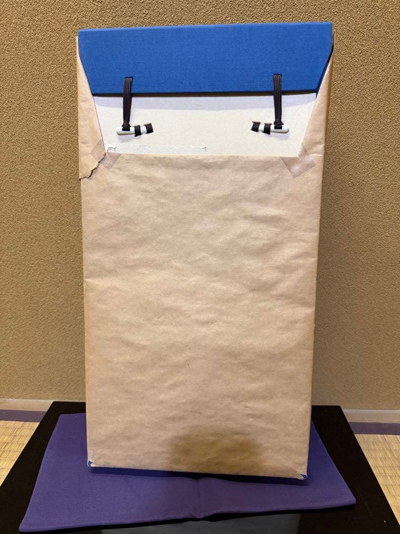 菅かおる　コップに挿したアネモネ　共シール