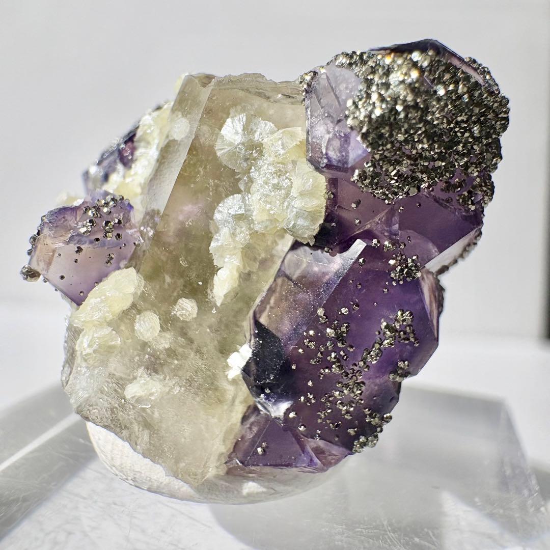 516 中国 内モンゴル産 レアタイプ フローライト&パイライト&クォーツ