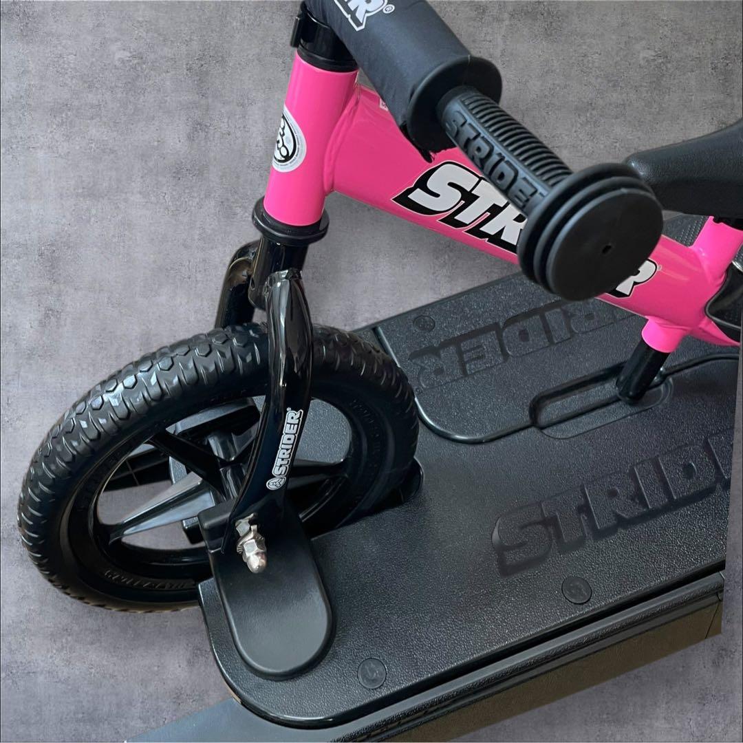新品　STRIDER ストライダースポーツ ピンク 12インチ ロッキングベース