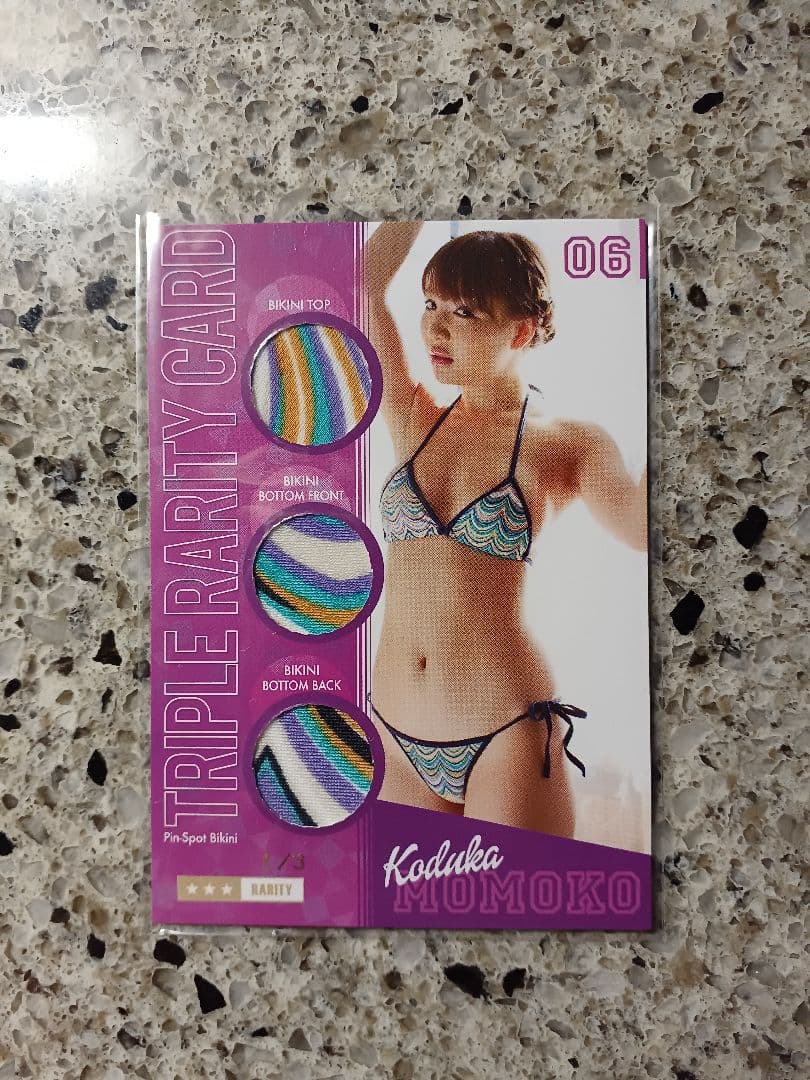 小塚桃子　ピンスポ　ビキニカード　1/3