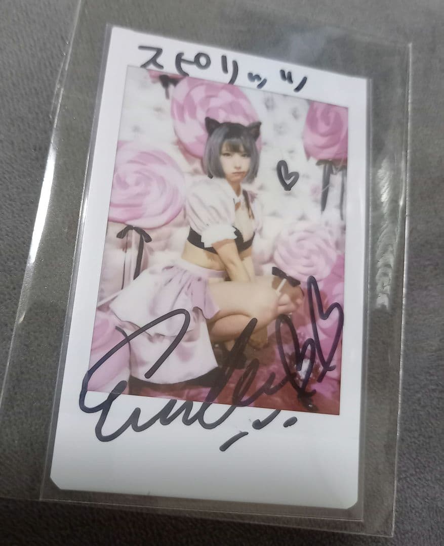 えなこ　直筆サイン