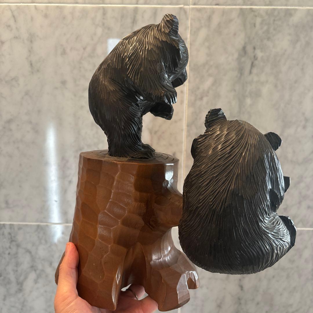アイヌビンテージ　可愛らしく平和的な瞳に癒される一刀彫りのクマの特大彫刻