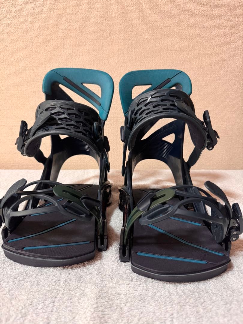 サロモン　ホログラム　Mサイズ