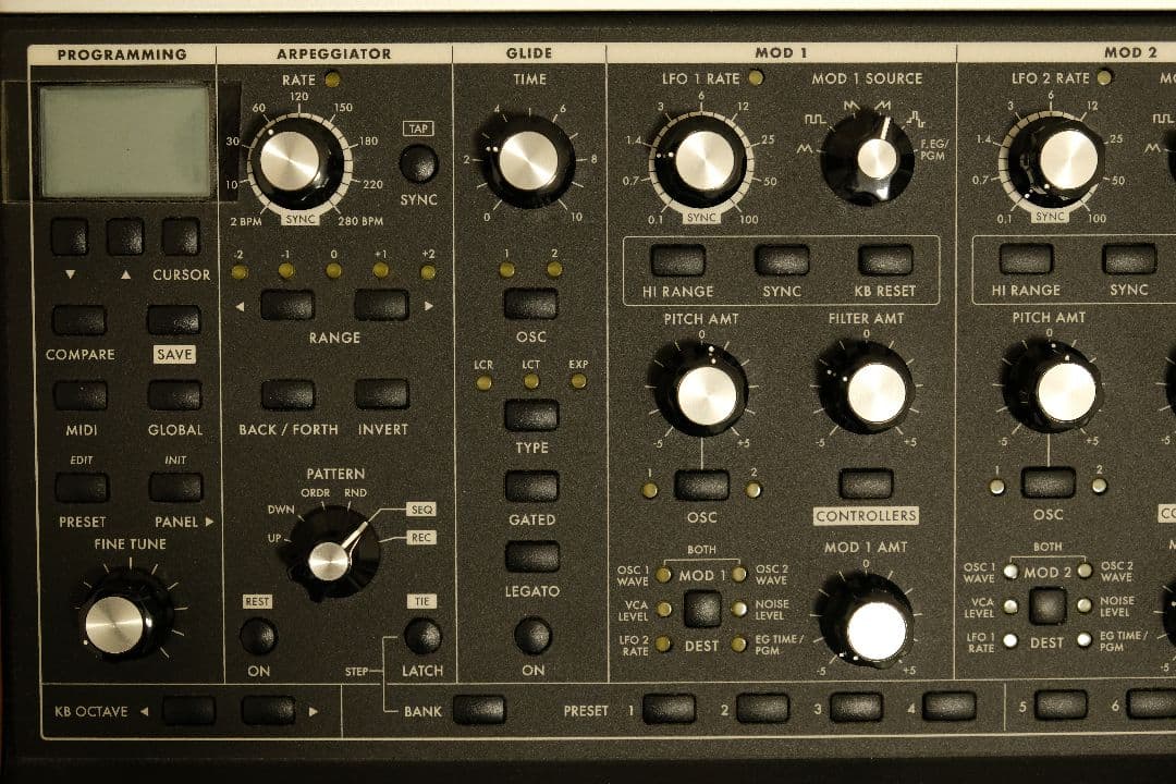 Moog Subsequent 37 — アナログ・シンセサイザー