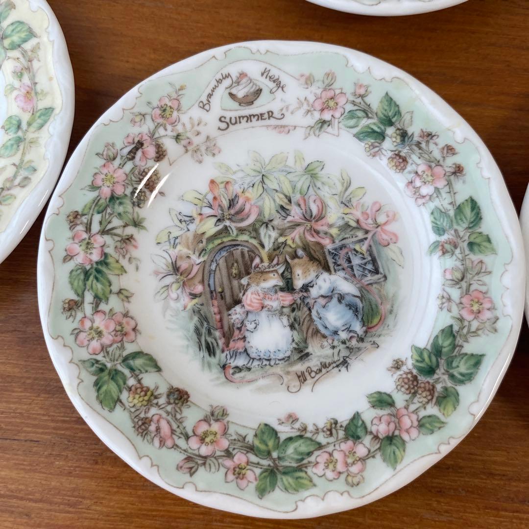 英国　ロイヤルドルトン ブランブリーヘッジ ミニチュア　ティーセット　イギリス