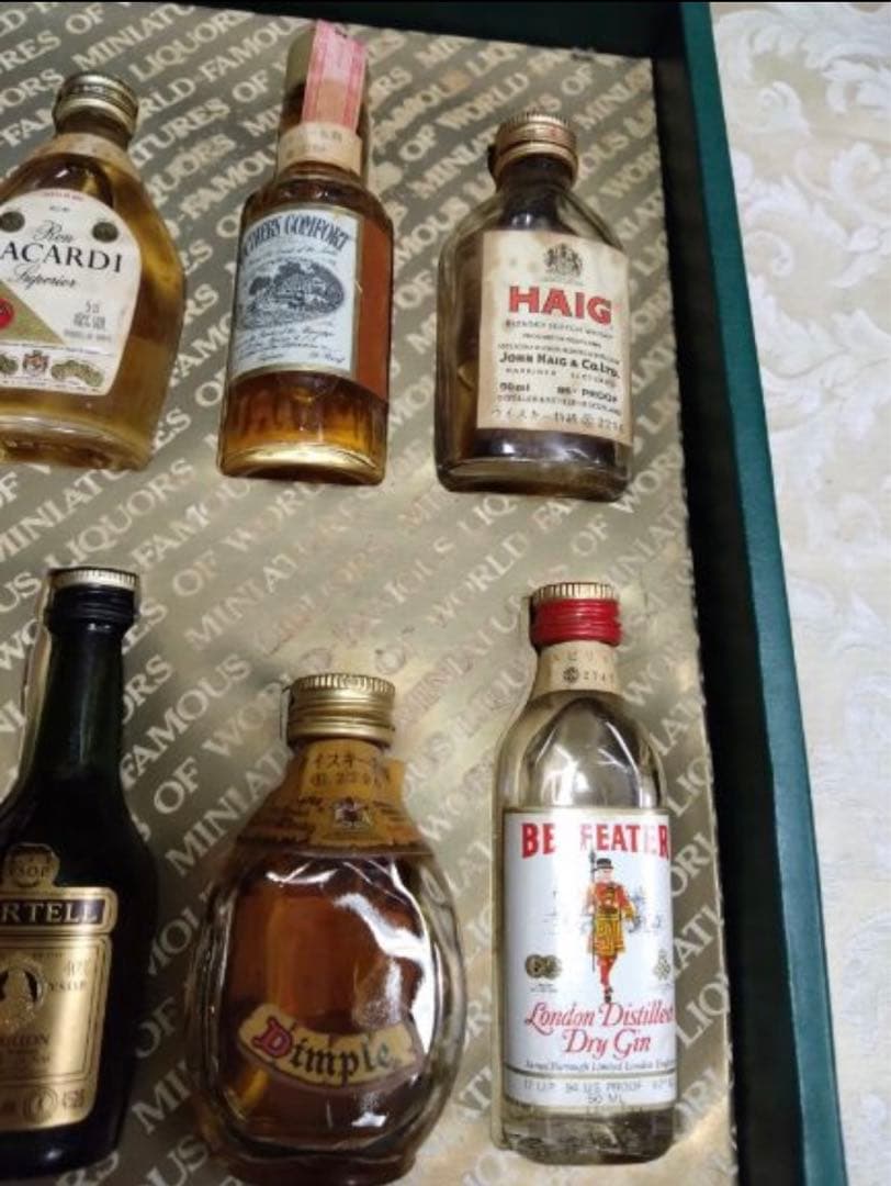 古酒 ミニチュアボトル16本 世界のリキュール　ウィスキー ブランデー 箱付き