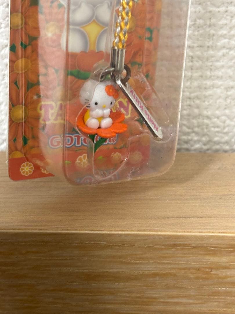 激レア　台湾　ご当地キティ　ストラップ　根付け　地域限定　花祭り