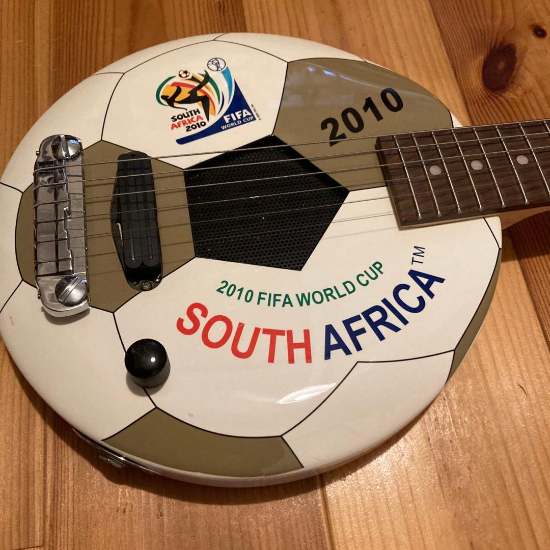 サッカーボール型エレキギター 2010 南アフリカ　ミニギター　トラベルギター