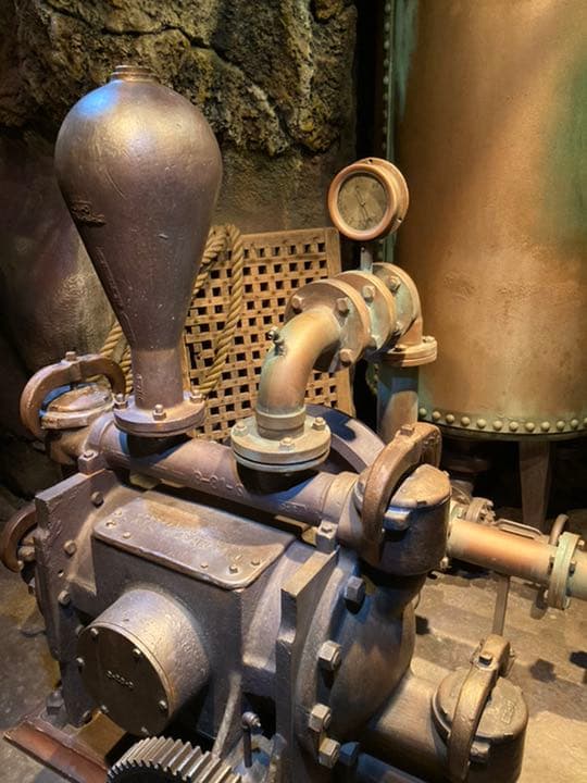 輸入品ディズニーシー　センターオブジアース　ポンプ圧力ゲージ同じ種類 20周年