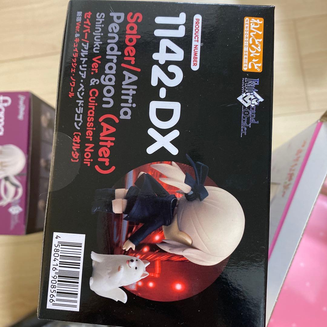 ねんどろいど セイバー〔オルタ〕新宿Ver.＆キュイラッシェ・ノワール