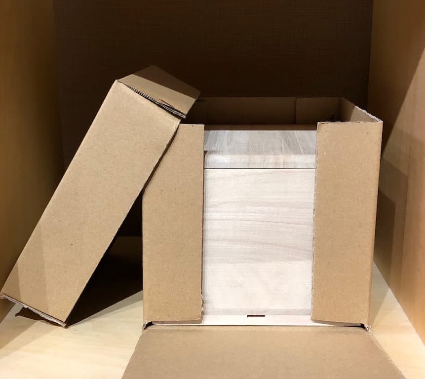 楽焼　大徳寺派　森山歓渓管長御手造　赤楽茶椀　銘「好雪]　無傷保証　箱合　古物。