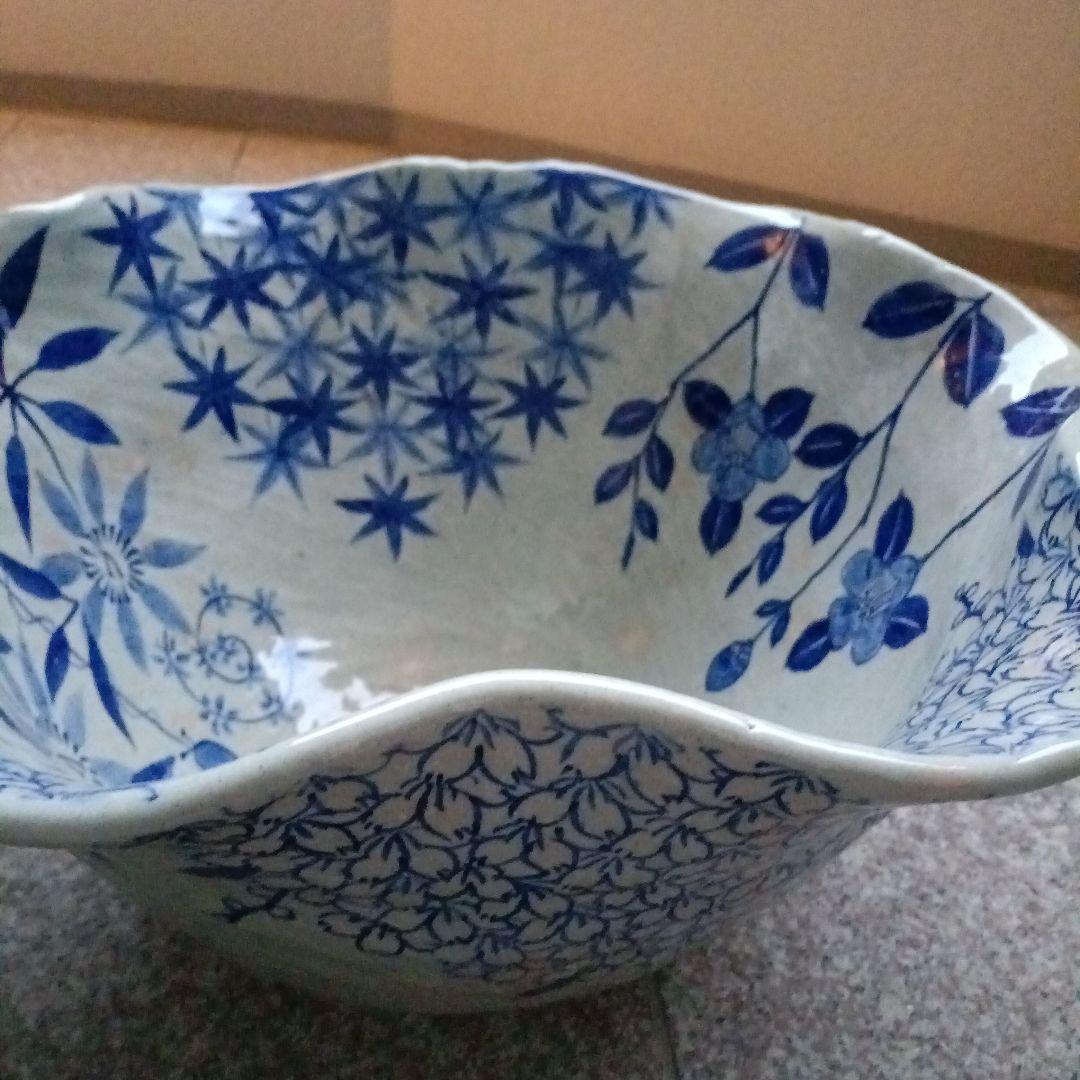 青い花柄 陶器水鉢