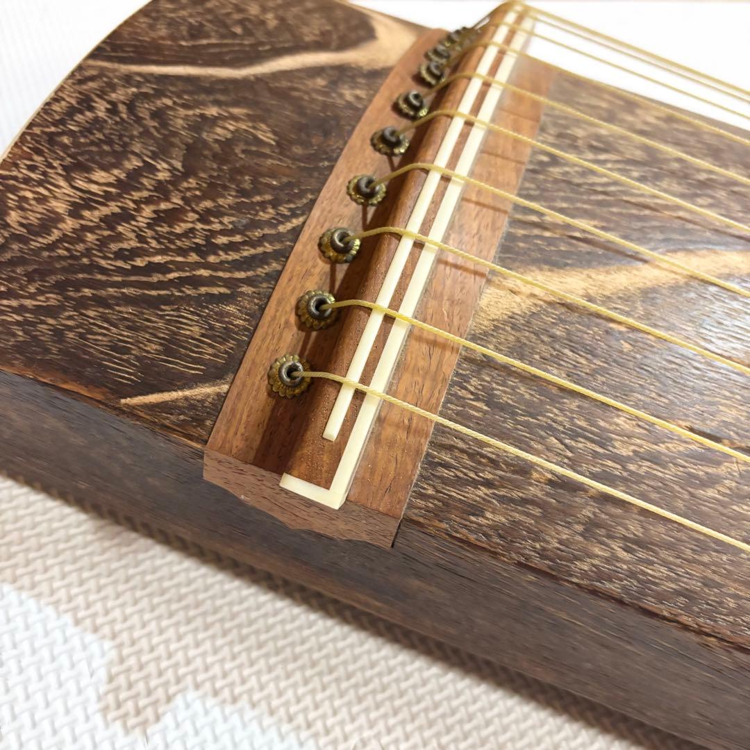 琴 十三弦 金蒔絵 並甲 すだれ彫り 13弦 和楽器