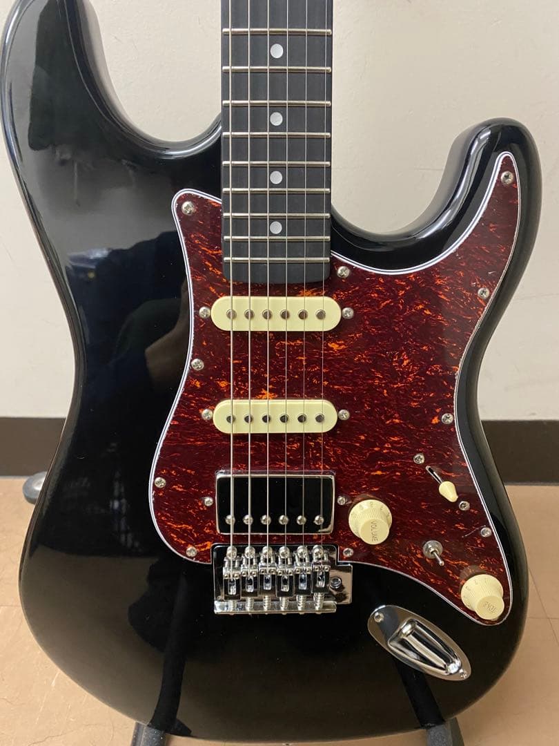 エリス ブラックエレキギター 付属品あり