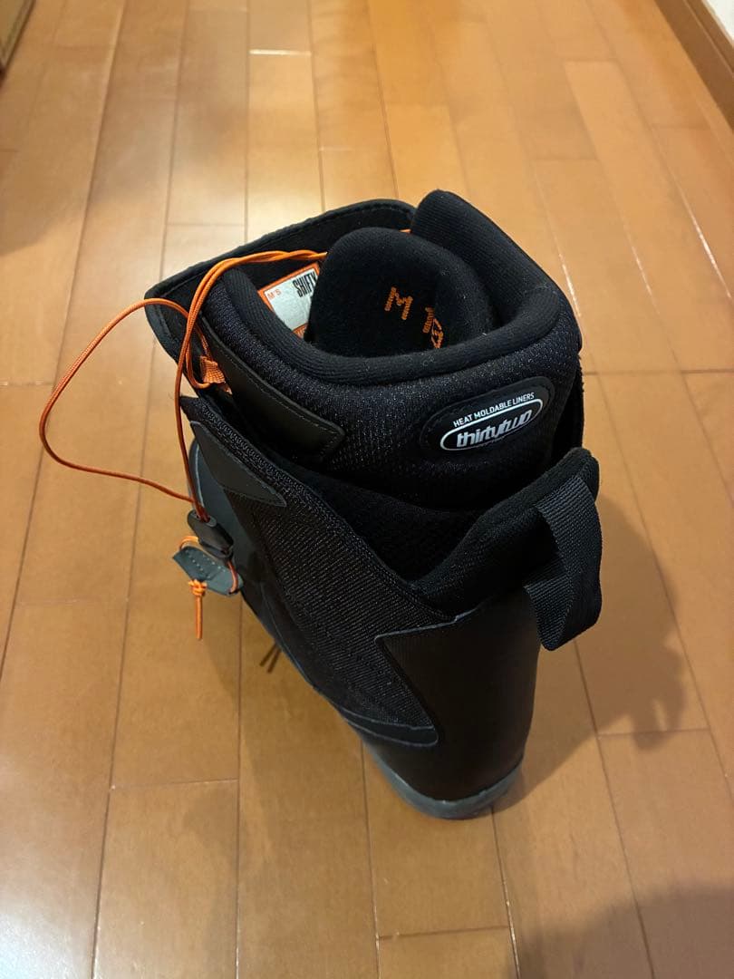 男性用スノーボードブーツ thirty two Shifty BOA