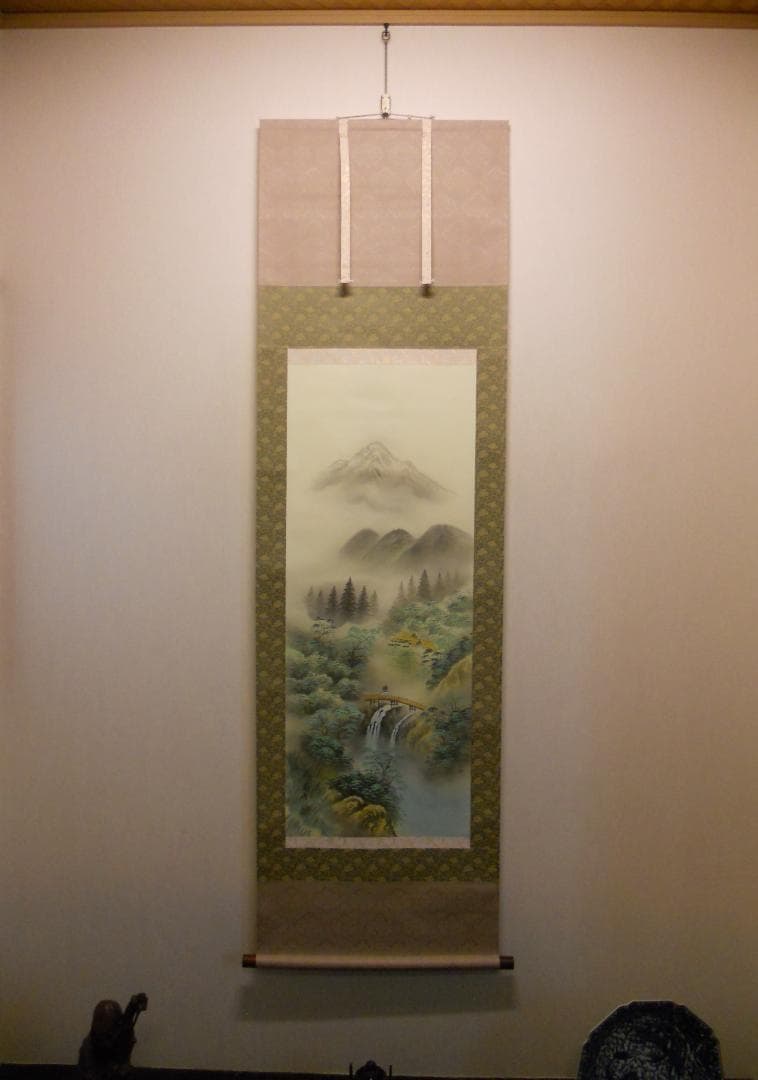 掛け軸 村井紫雲 彩色山水 絹本 希少 軸装 茶道具 掛軸 美品 です。