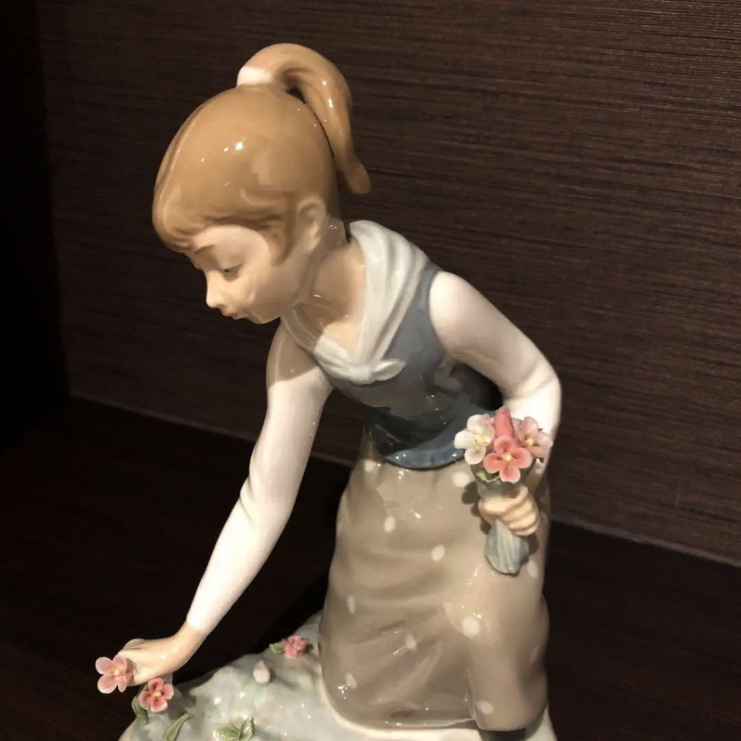 正規品・難あり・リヤドロ・LLADRO絶版No.31  花を摘む少女