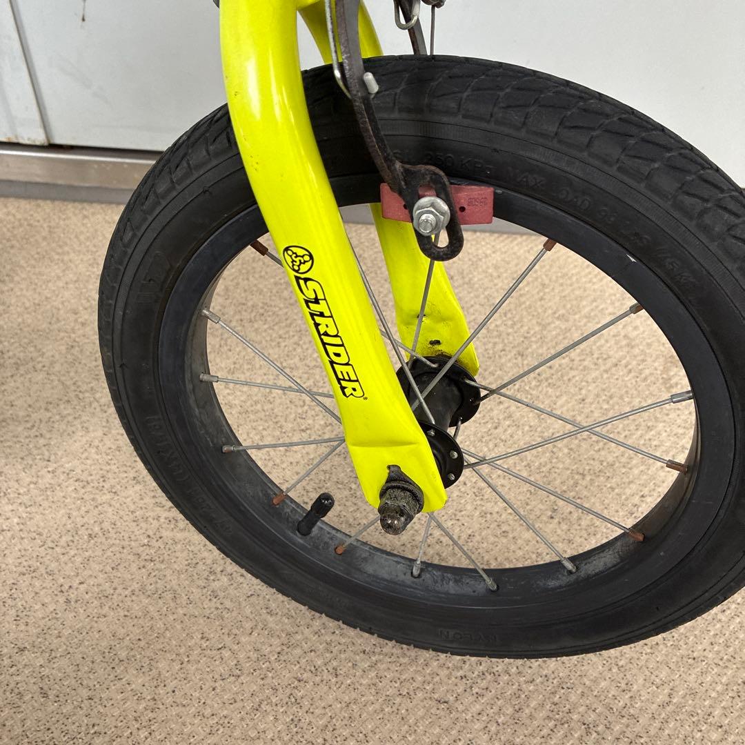 STRIDER 14X ライムイエロー　スタンド付き