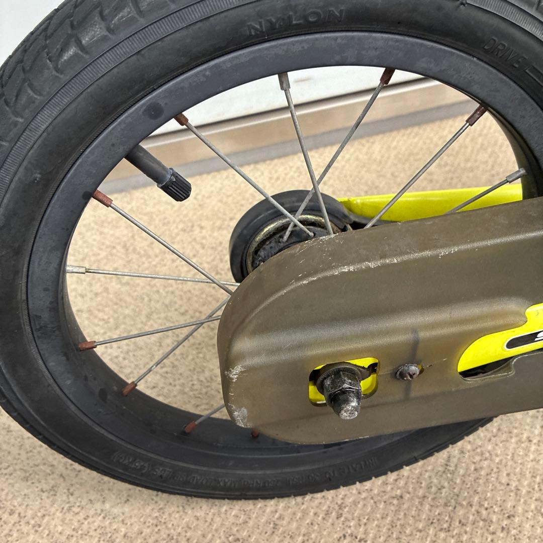 STRIDER 14X ライムイエロー　スタンド付き