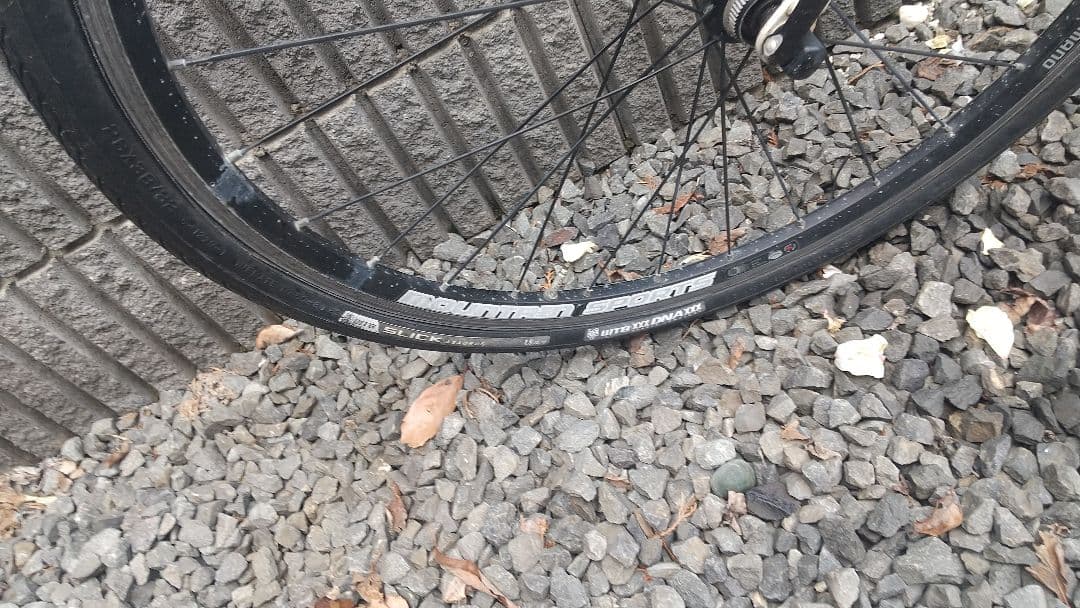 下町育ちさん専用 人気のビゴーレ。 ホワイト クロスバイク 赤色ペダル付き