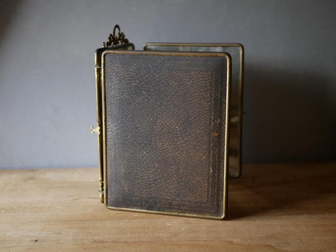 貴婦人のミラー　蛇革　三面鏡　フランスアンティーク　アンティークのある暮らし