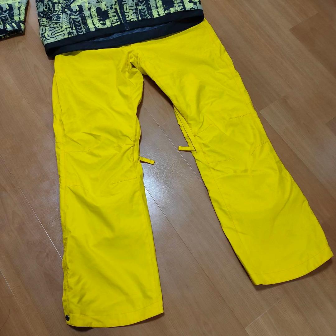 スノーボードウェア上下セット グリーン/イエロー　総柄　派手目