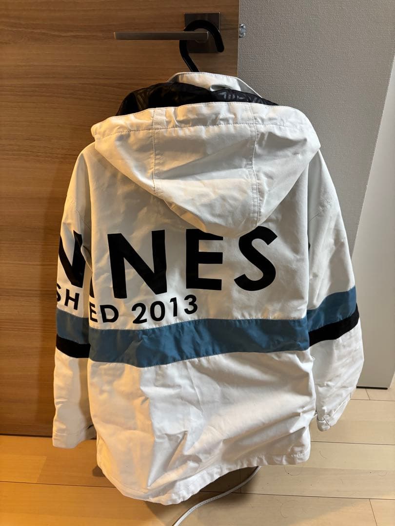 スキーウェア スノーボードウェア ジャケット 白