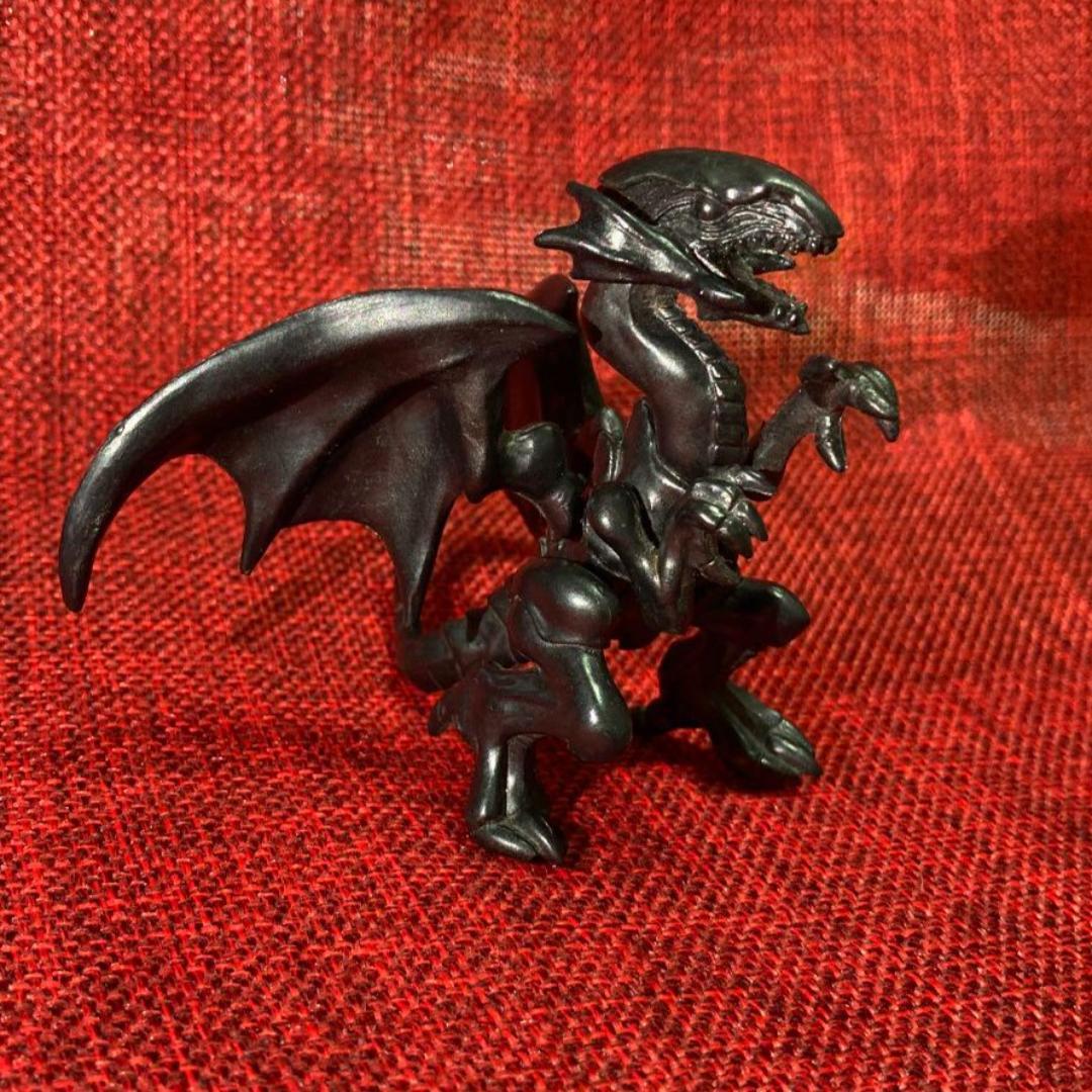 ブルーアイズホワイトドラゴン1000名限定フィギュア