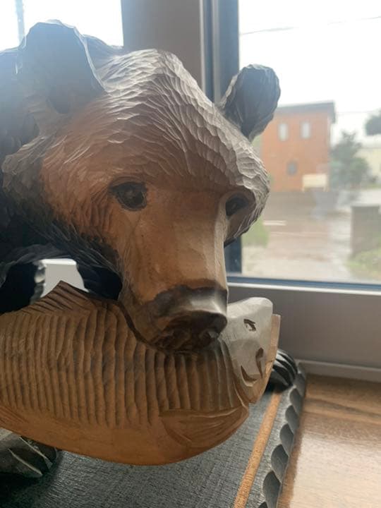 アイヌ　熊の木彫り