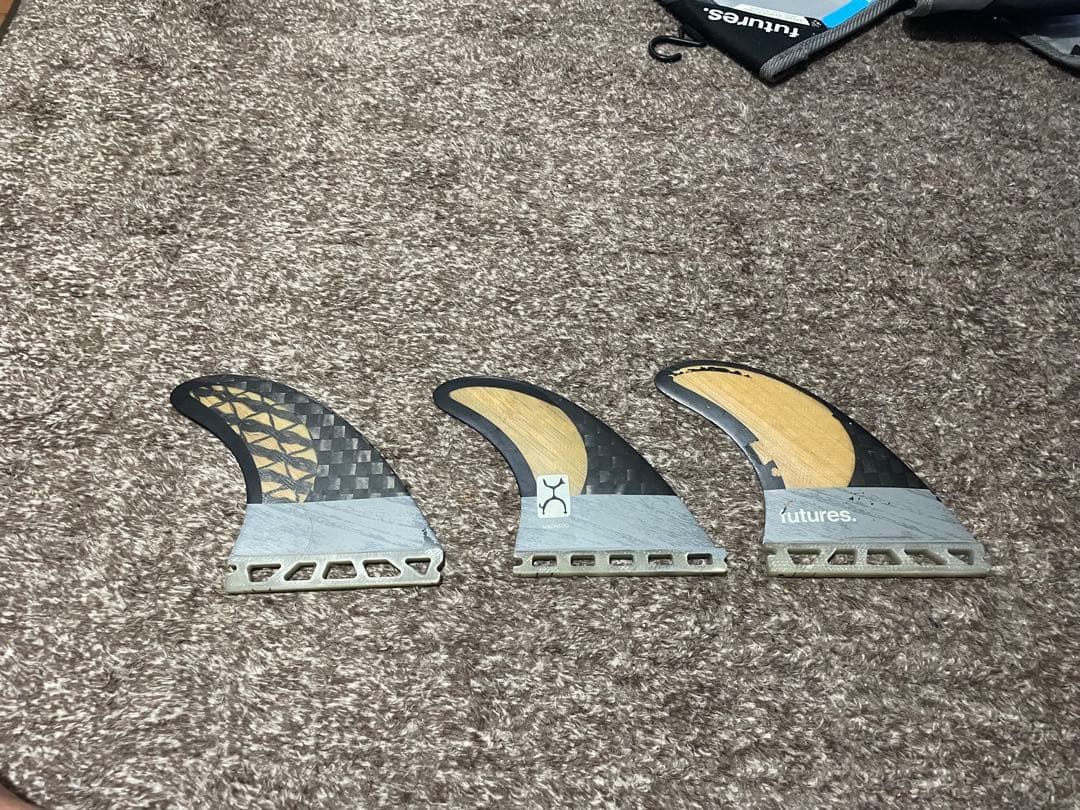FUTURES フィンROB MACHADO 2.0 CARBON/BAMBOO