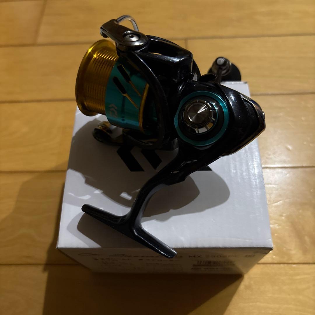 Daiwa Emeraldas MX 2508PE-H リール