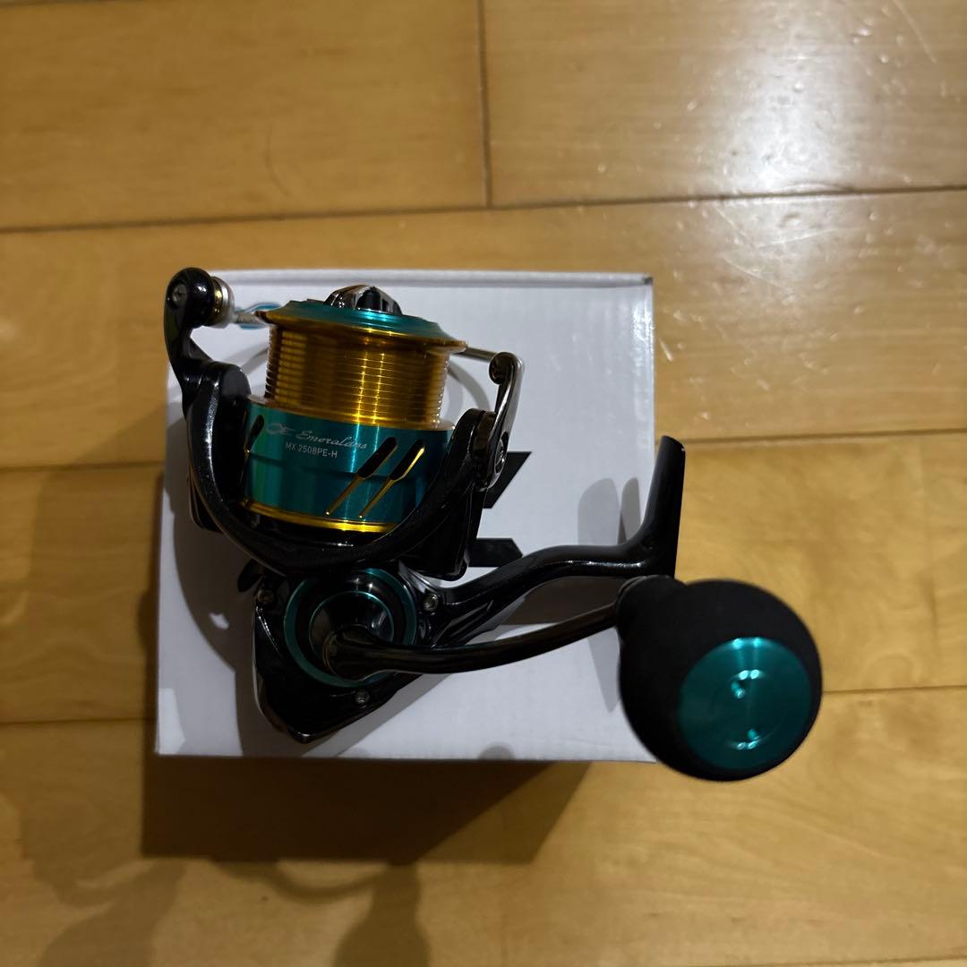 Daiwa Emeraldas MX 2508PE-H リール
