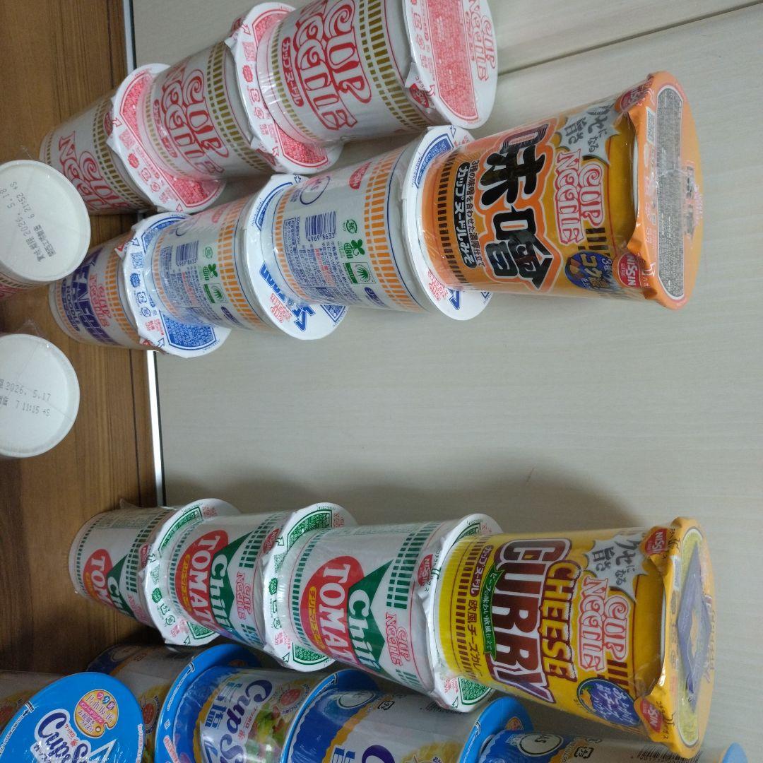日清カップヌードル＆サッポロ一番＆チョコあんぱん詰め合わせ