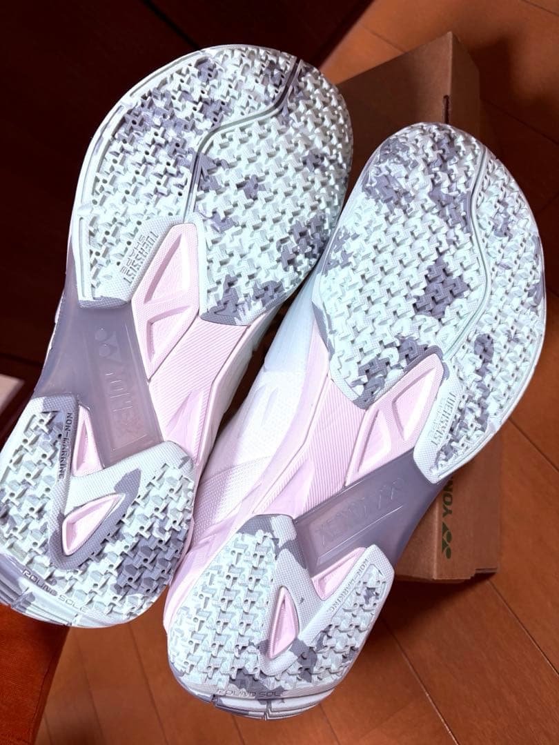 美品・送料無料YONEX バドミントンシューズ 25.0㎝ミント/ホワイト