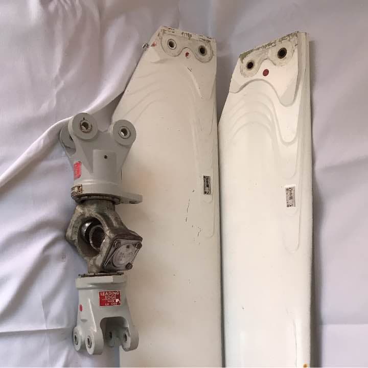 本物ヘリコプター後部羽とローター