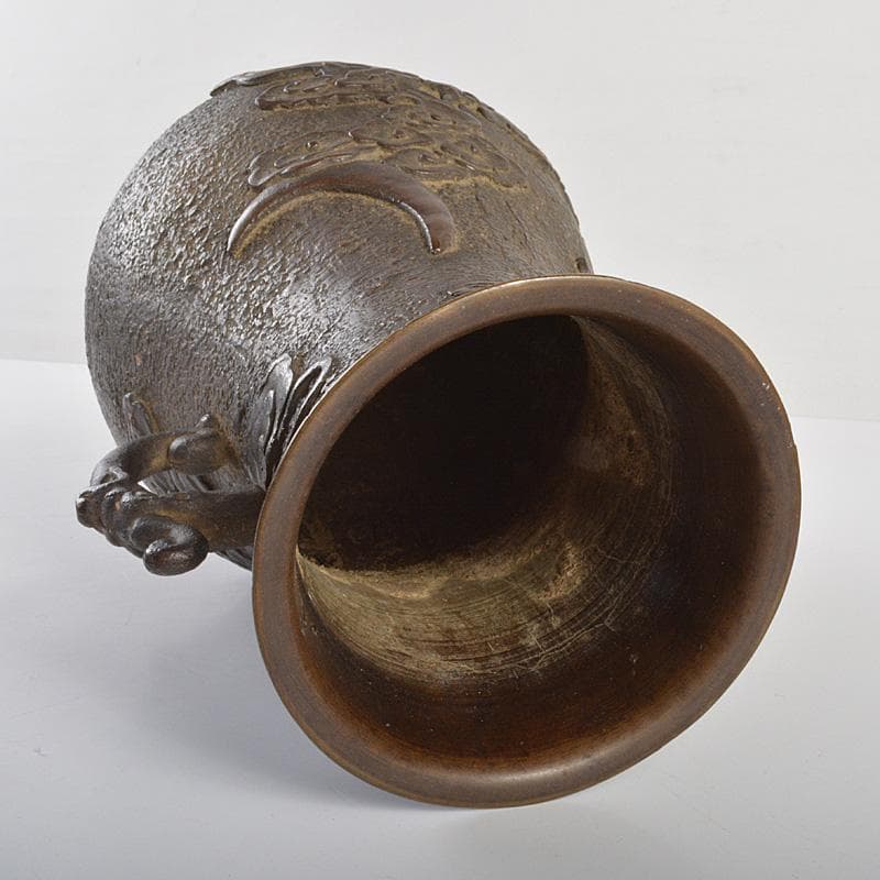 中国　古銅　人物文　双獣耳瓶　重さ約1709g　V　R6196