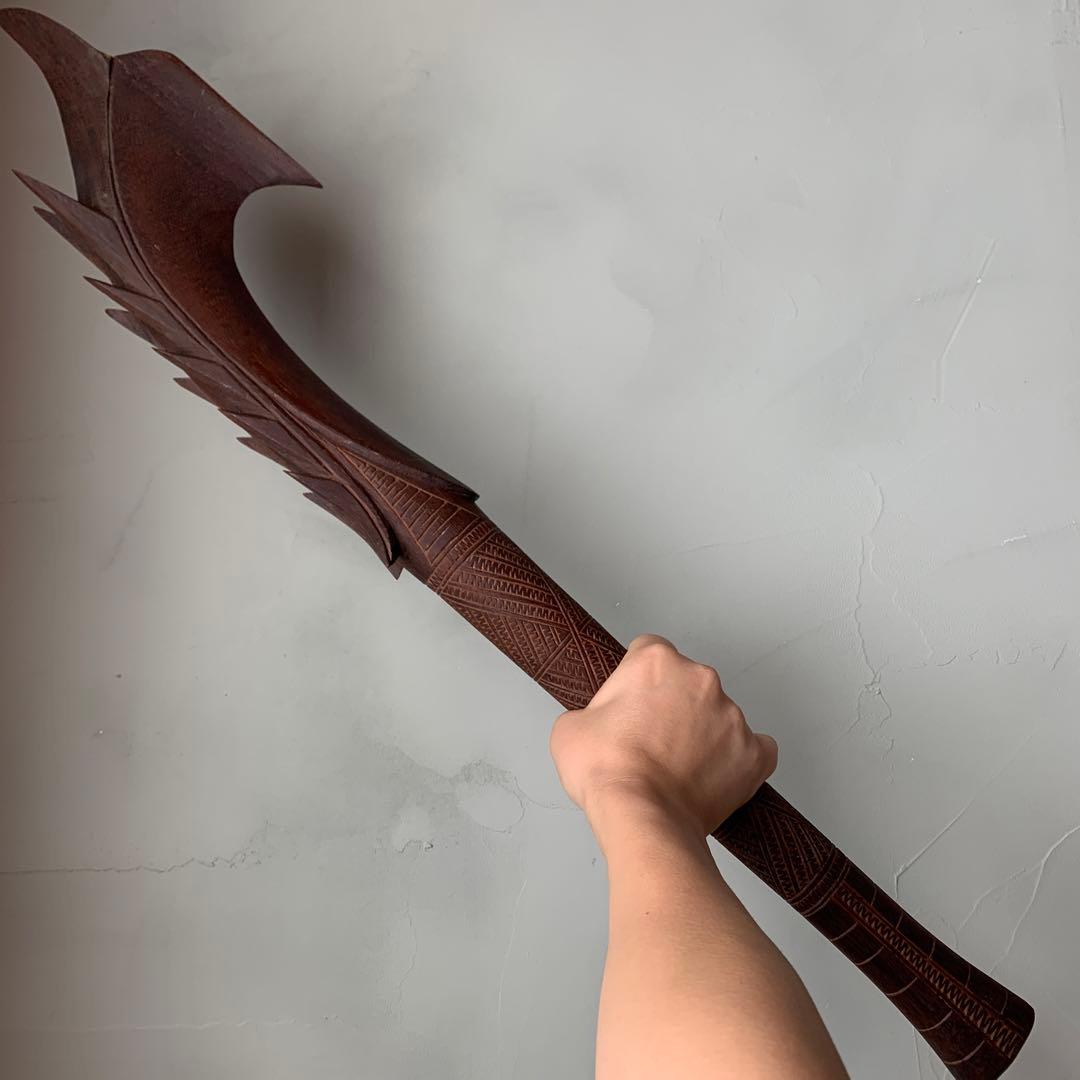 木製　木彫り　棍棒　サモア　刀掛け　土台つき　ニフォ・オティ　武器　コスプレ