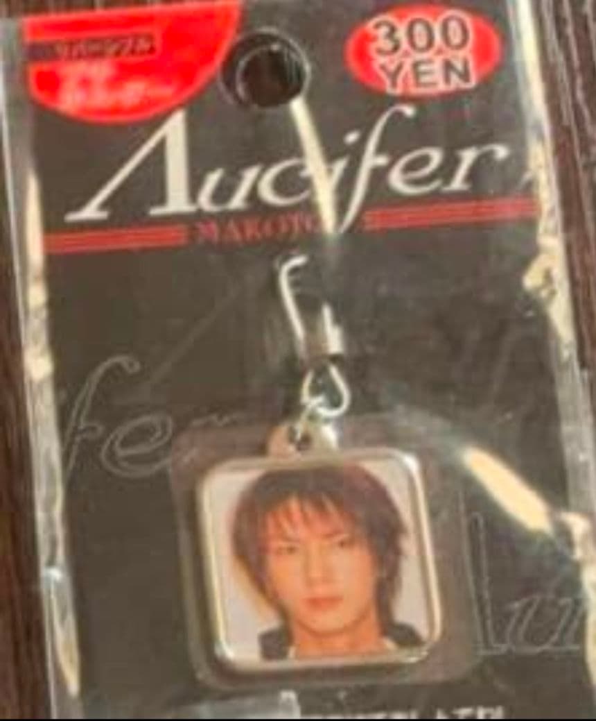 リュシフェル　缶バッジ　4個　セット　②