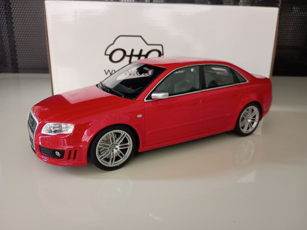 オットー otto 京商 アウディ RS4 4.2 FSI 1/18
