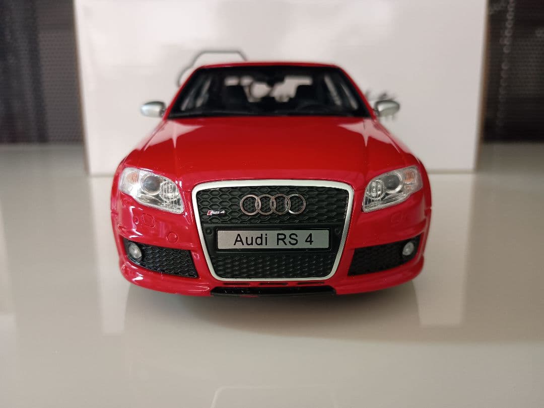 オットー otto 京商 アウディ RS4 4.2 FSI 1/18