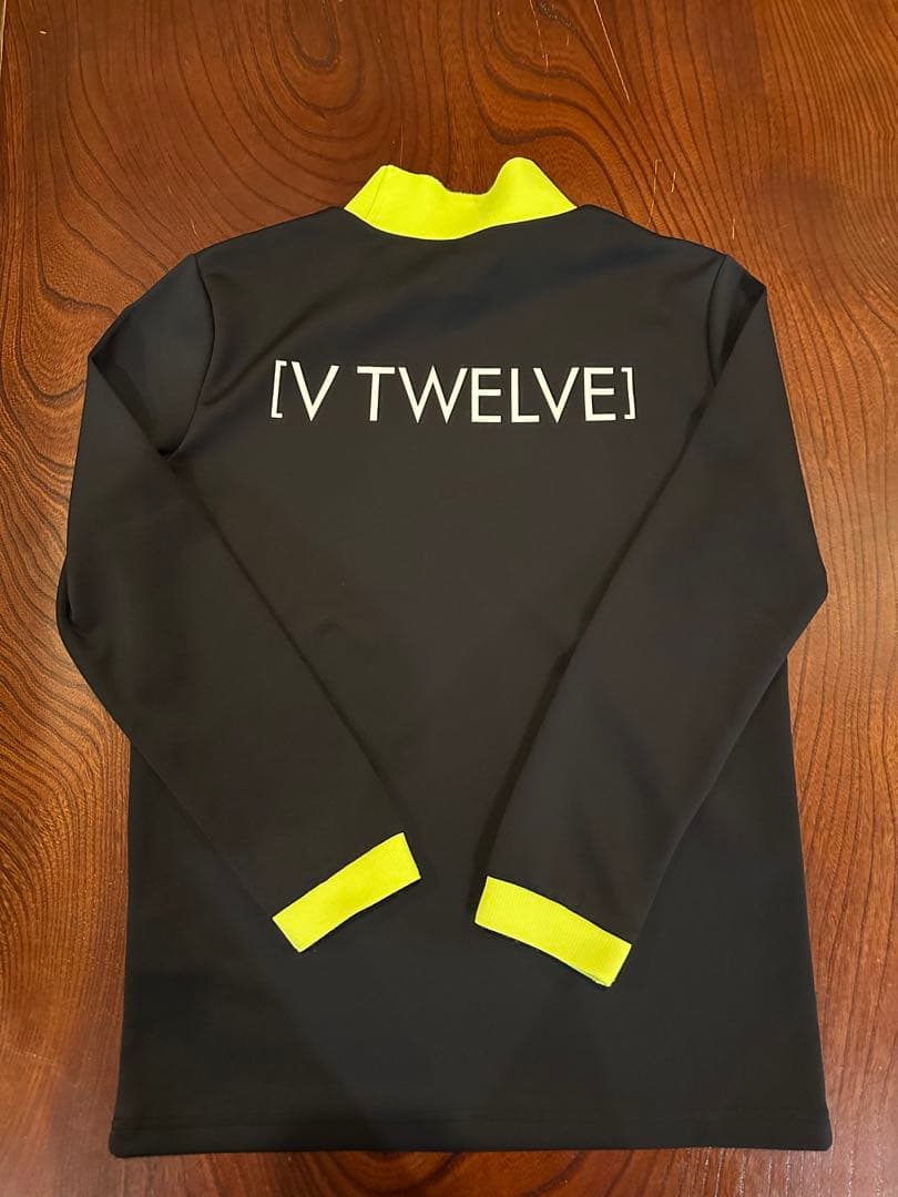 V12 モックネック　長袖シャツ サイズ2