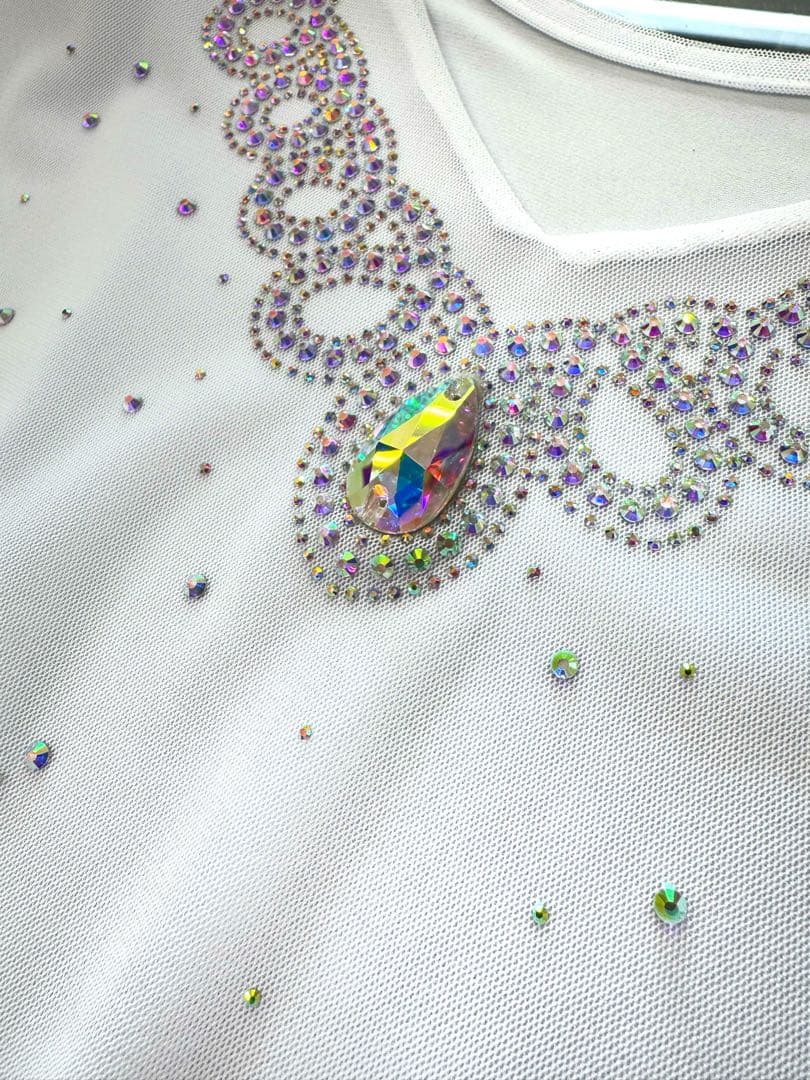 【ラインストーン】新品　社交ダンスフリルデザインカットソー白ｄ125