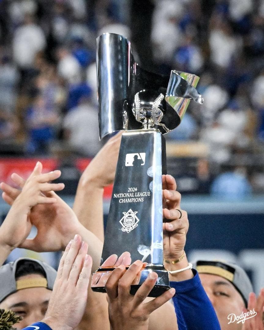 大谷翔平NLCS2024チャンピオン選手ロッカーROOMBLACKフディ使用M