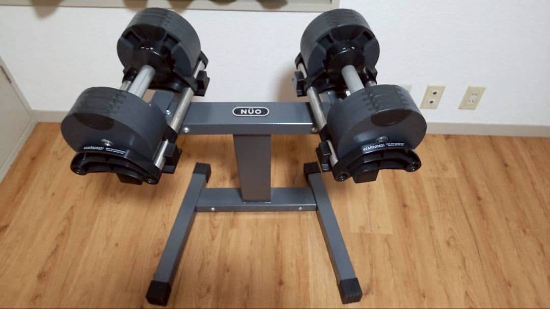 NÜO ダンベルおよびスタンド