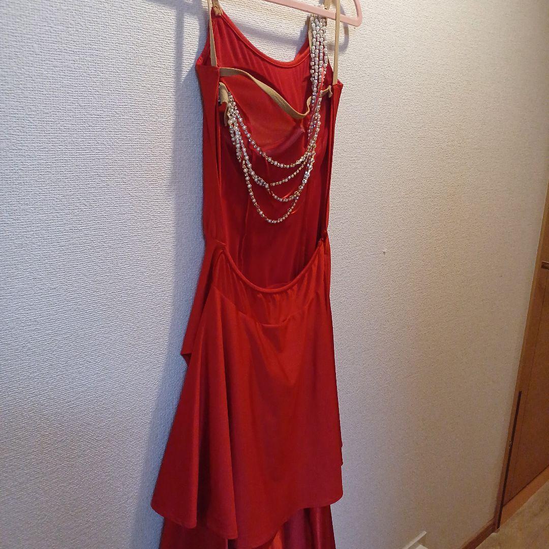 赤いパソドブレドレス 片肩ストラップ ビーズ装飾