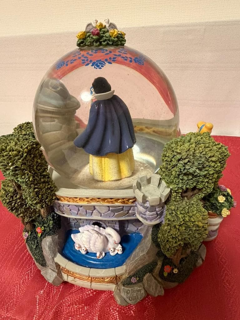ディズニー　スノードーム　オルゴール　プリンセス